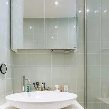 Appartement Family Spacious&central 1bd Apart For 4 Parijs