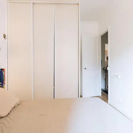 Family Spacious&central 1bd Apart For 4 * Parijs